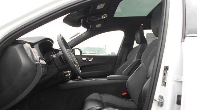 2020 Volvo XC60 T6 R-Design