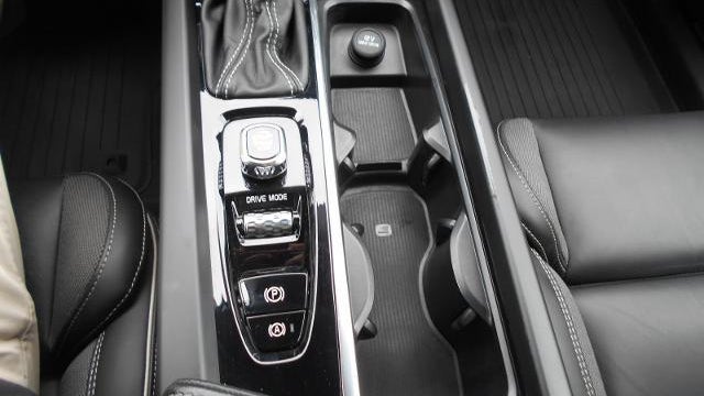 2020 Volvo XC60 T6 R-Design