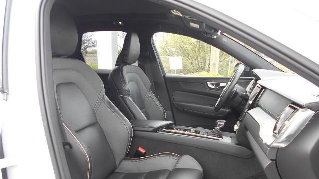2020 Volvo XC60 T6 R-Design
