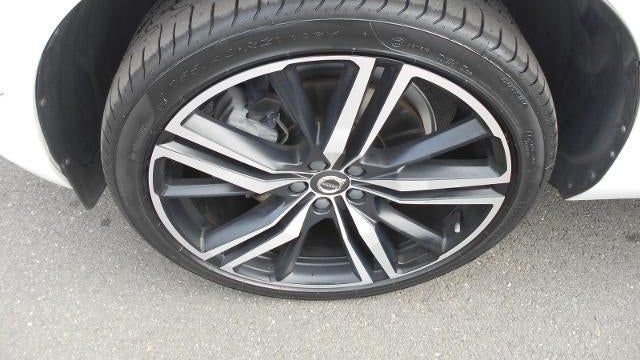 2020 Volvo XC60 T6 R-Design