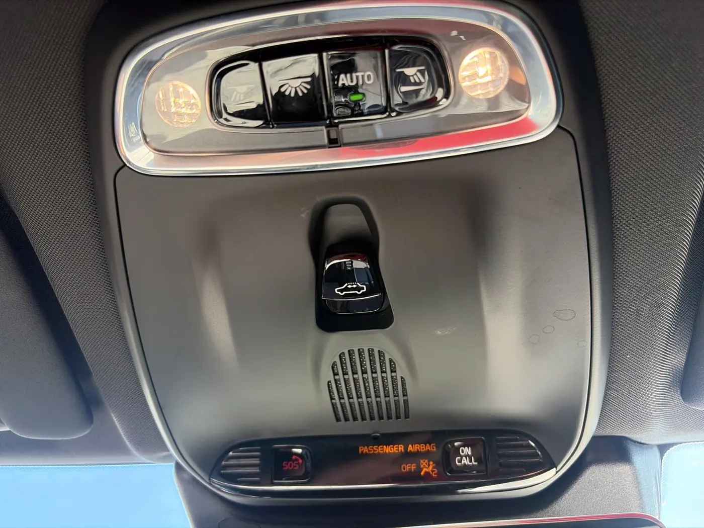 2019 Volvo XC60 - $24,500