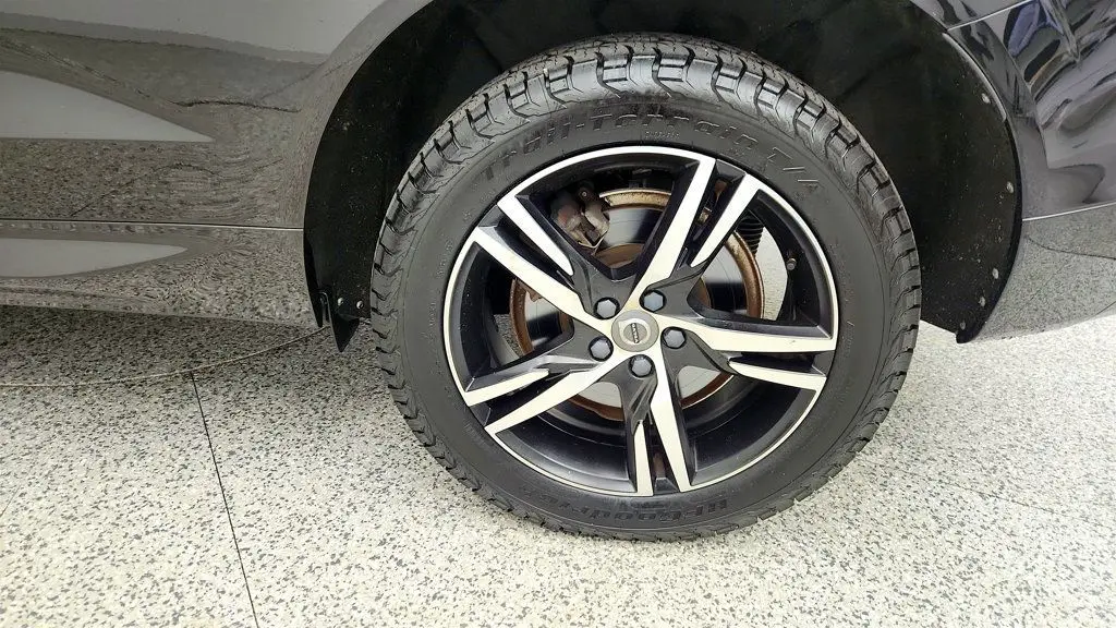 2018 Volvo XC60 - $21,995