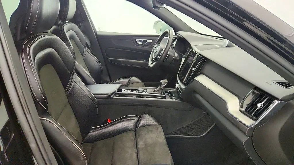 2018 Volvo XC60 - $21,995