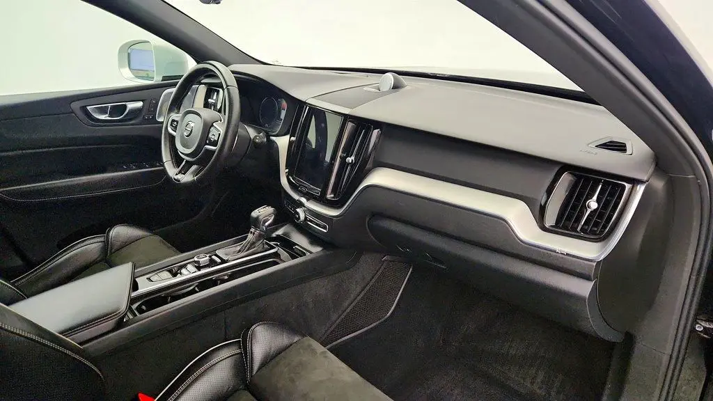 2018 Volvo XC60 - $21,995