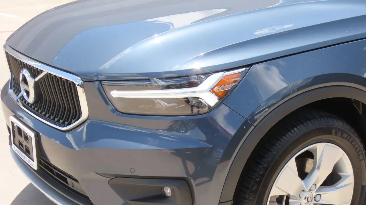 2021 Volvo XC40 T4 Momentum