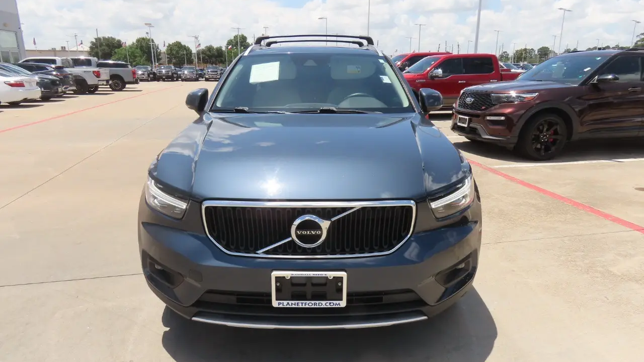 2021 Volvo XC40 T4 Momentum