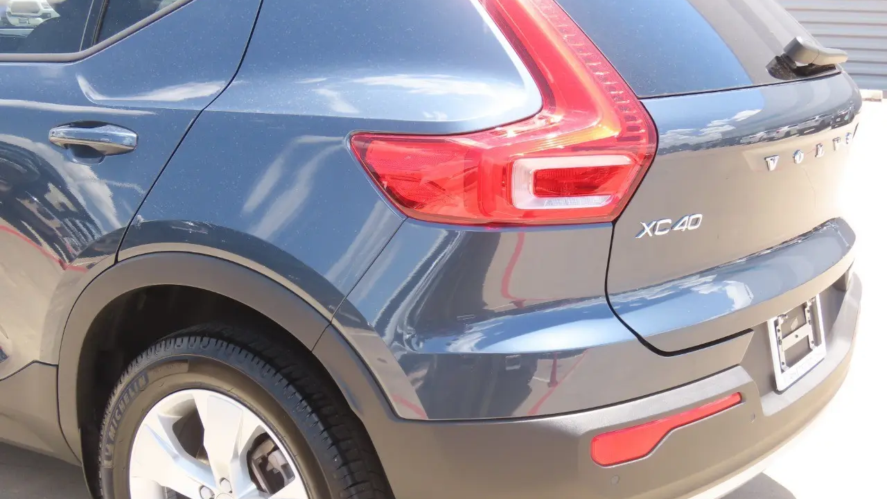 2021 Volvo XC40 T4 Momentum