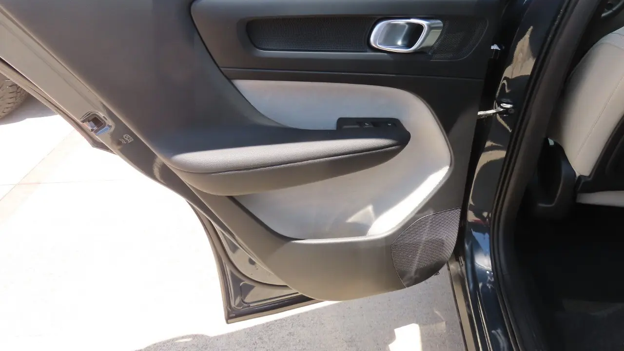 2021 Volvo XC40 T4 Momentum