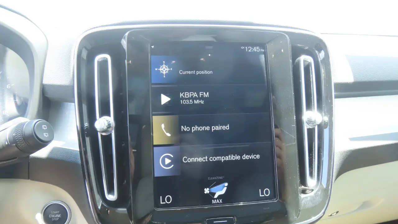 2021 Volvo XC40 T4 Momentum