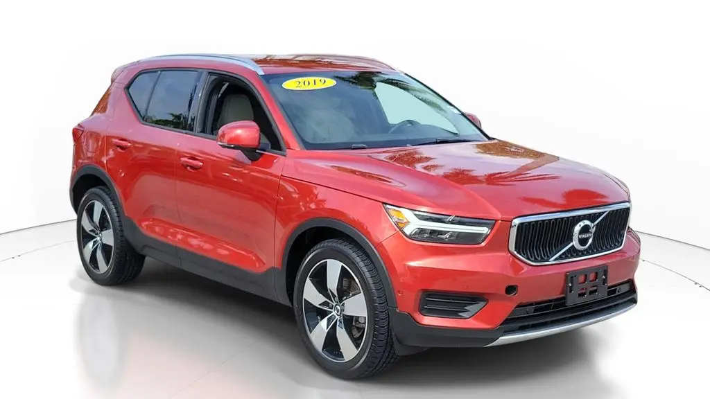 Preowned 2019 Volvo XC40 T4 Momentum for Sale
