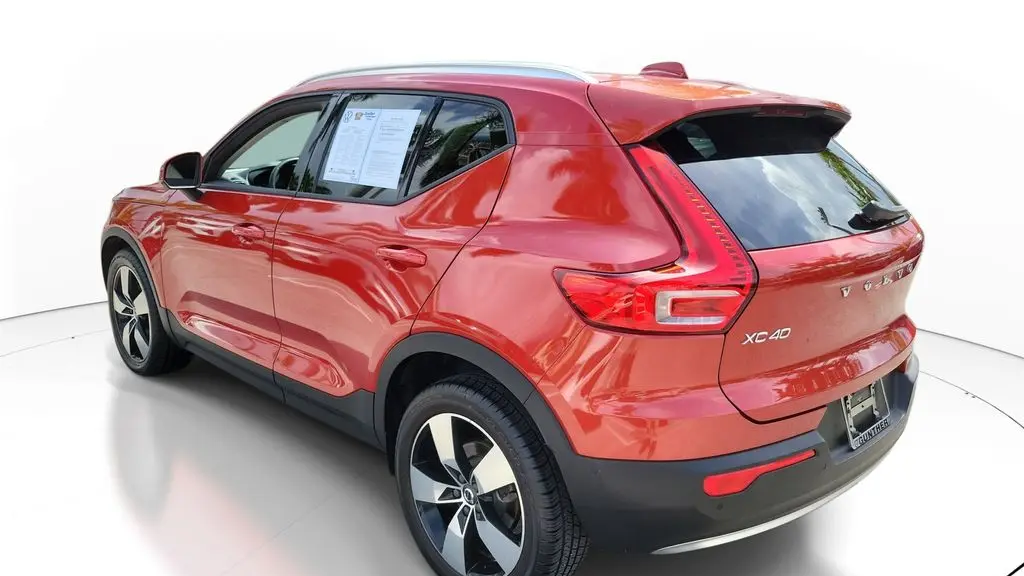 2019 Volvo XC40 T4 Momentum