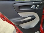 2019 XC40 Thumbnail 10