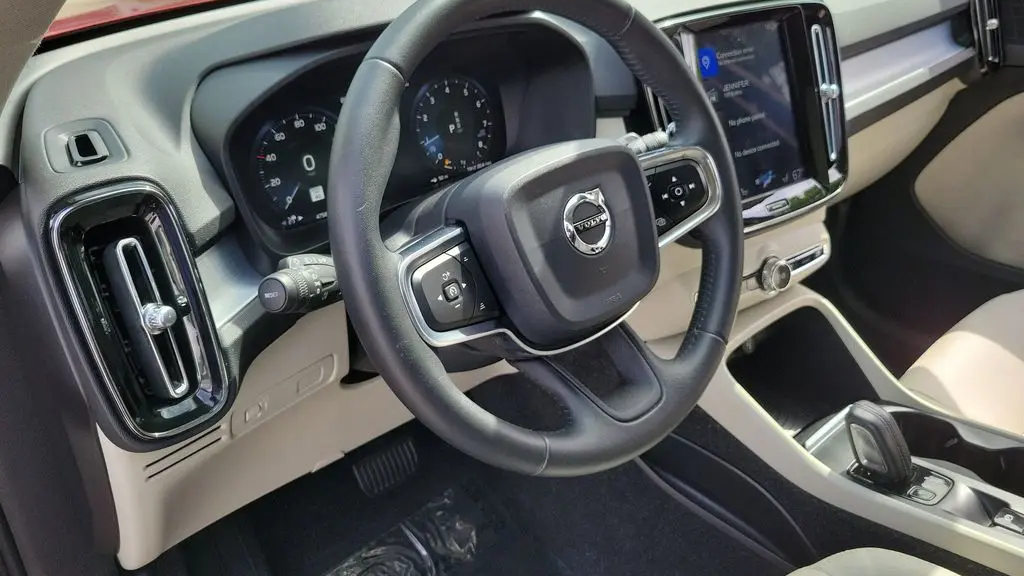2019 Volvo XC40 T4 Momentum