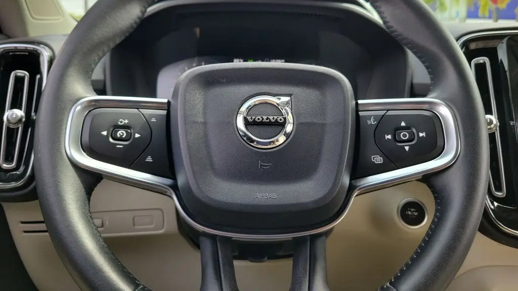 2019 Volvo XC40 T4 Momentum