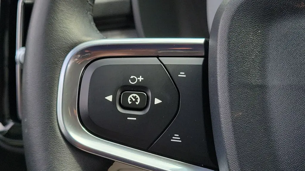 2019 Volvo XC40 T4 Momentum