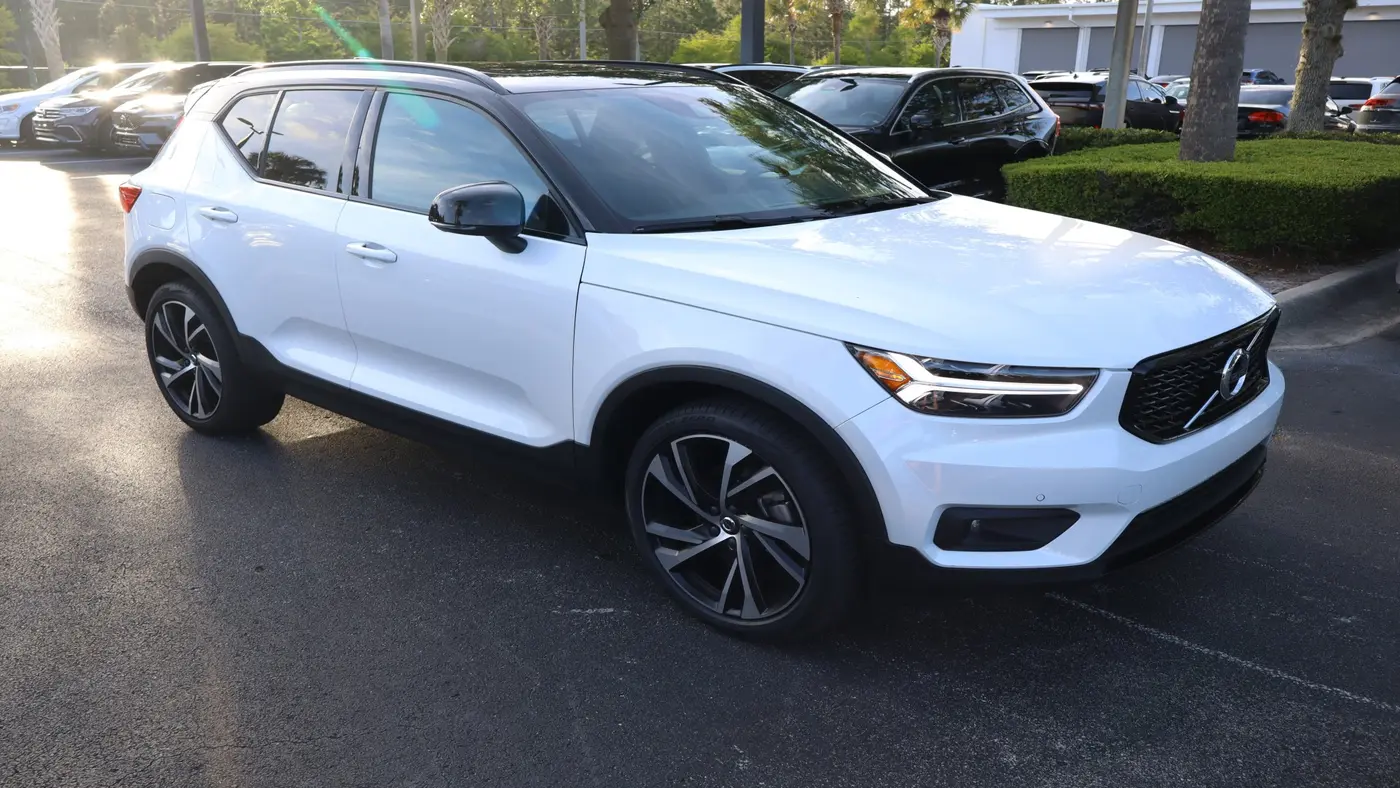 Preowned 2022 Volvo XC40 T4 R-Design for Sale
