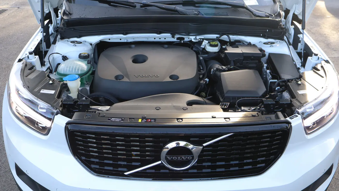 2022 Volvo XC40 T4 R-Design