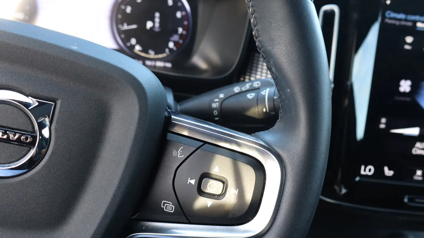 2022 Volvo XC40 T4 R-Design