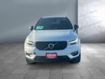 2020 XC40 Thumbnail 2