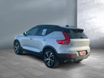 2020 XC40 Thumbnail 4