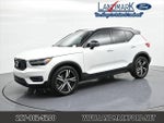 2020 XC40 Thumbnail 1