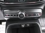 2020 XC40 Thumbnail 11
