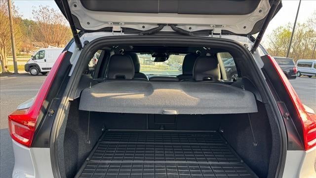 2022 Volvo XC40 T4 R-Design