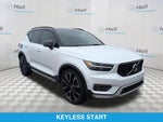 2019 XC40 Thumbnail 3