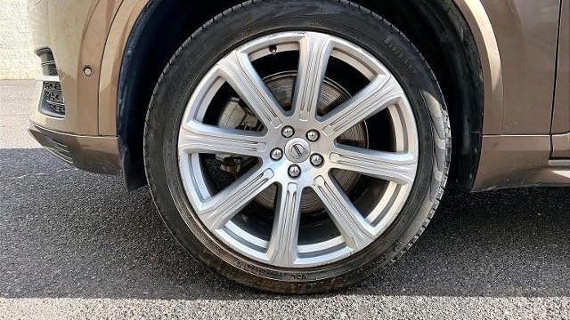 2017 Volvo XC90 T8 eAWD Inscription