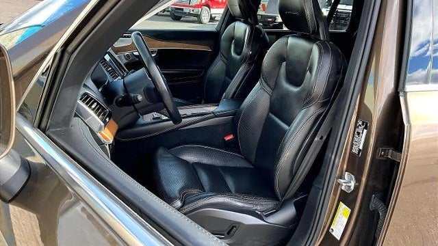 2017 Volvo XC90 T8 eAWD Inscription