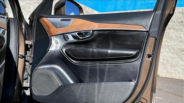 2017 Volvo XC90 T8 eAWD Inscription