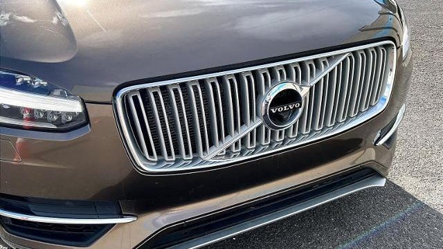 2017 Volvo XC90 T8 eAWD Inscription