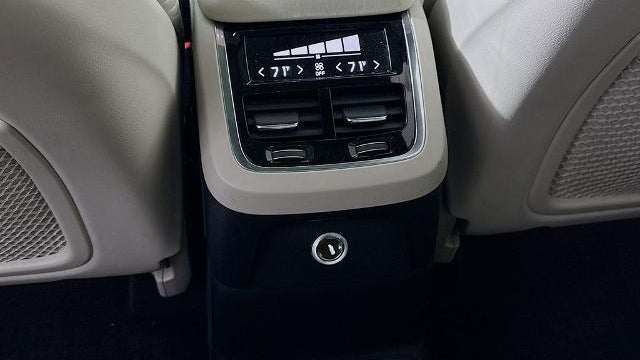 2017 Volvo XC90 T8 eAWD Inscription