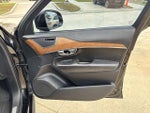 2016 XC90 Thumbnail 14
