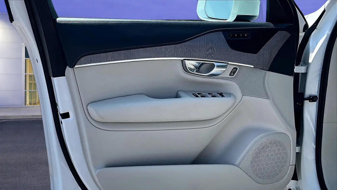 2022 Volvo XC90 Recharge T8 Inscription 7P