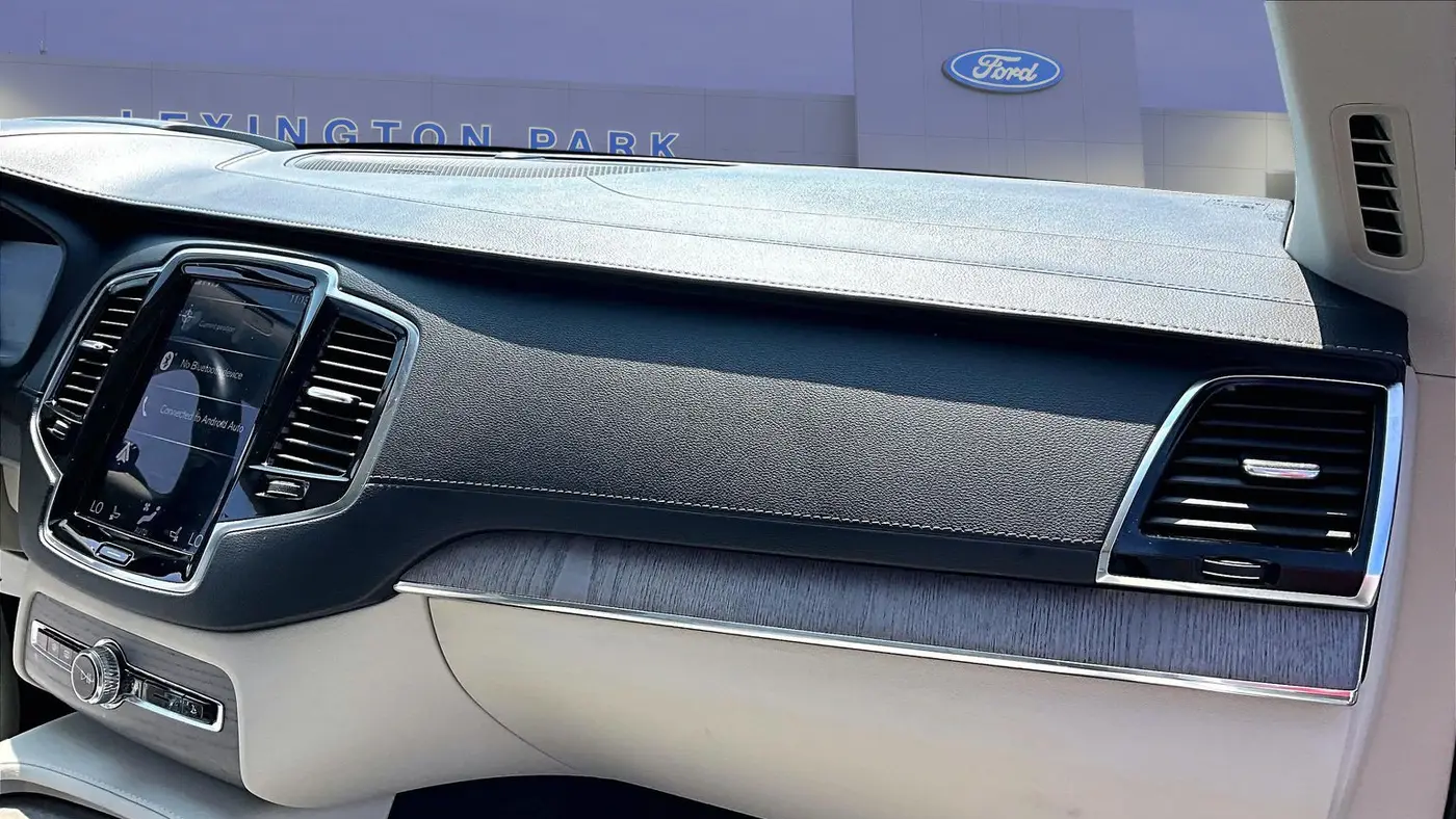 2022 Volvo XC90 Recharge T8 Inscription 7P