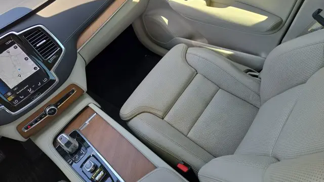 2019 Volvo XC90 T8 eAWD Inscription