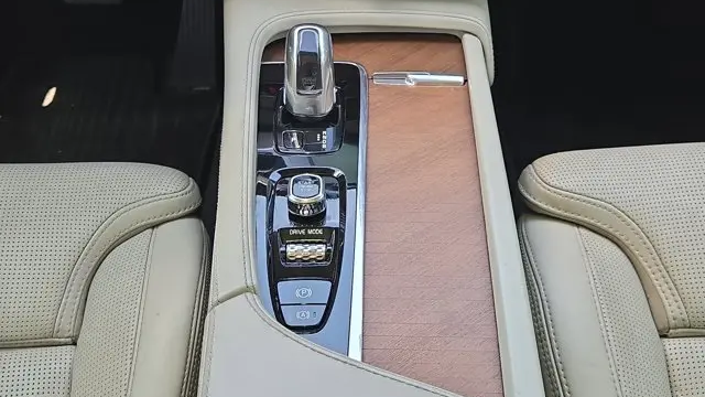 2019 Volvo XC90 T8 eAWD Inscription