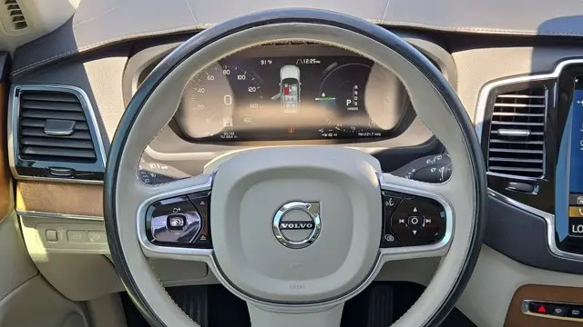 2019 Volvo XC90 T8 eAWD Inscription