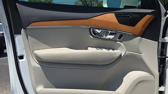 2019 Volvo XC90 T8 eAWD Inscription