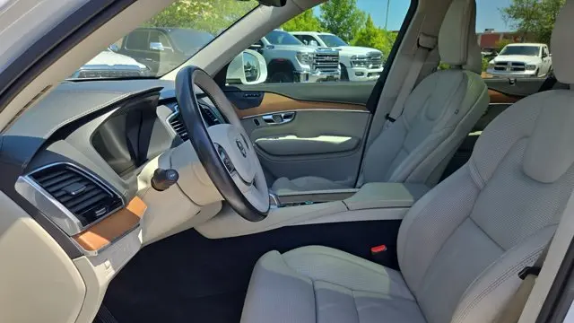 2019 Volvo XC90 T8 eAWD Inscription