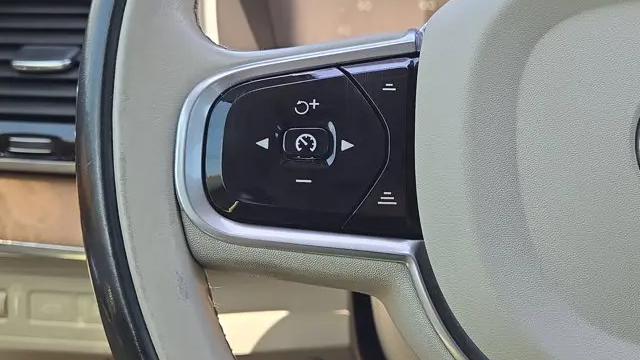 2019 Volvo XC90 T8 eAWD Inscription
