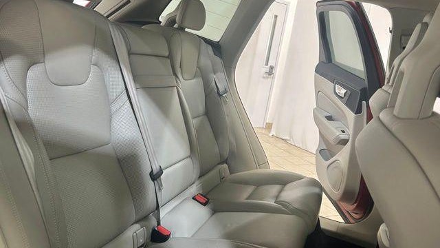 2018 Volvo XC60 T8 eAWD Inscription