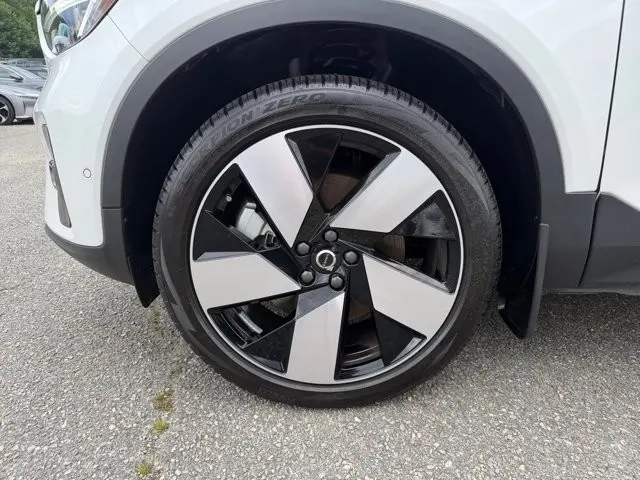 2023 Volvo C40 - $29,995