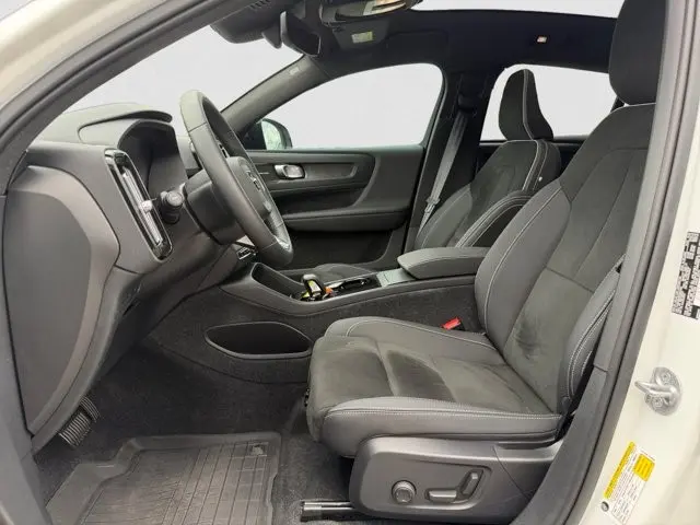 2023 Volvo C40 - $29,995