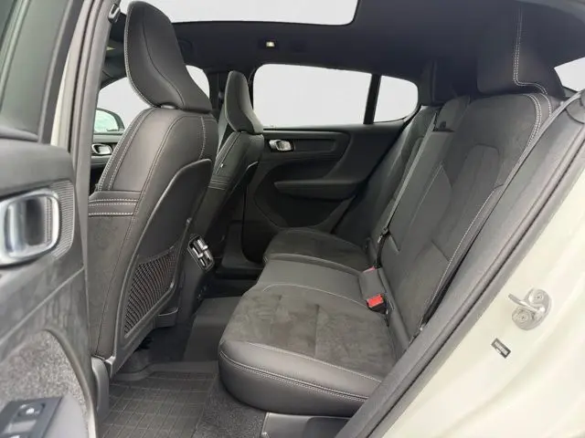 2023 Volvo C40 - $29,995