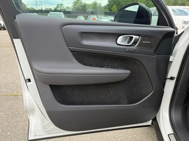 2023 Volvo C40 - $29,995
