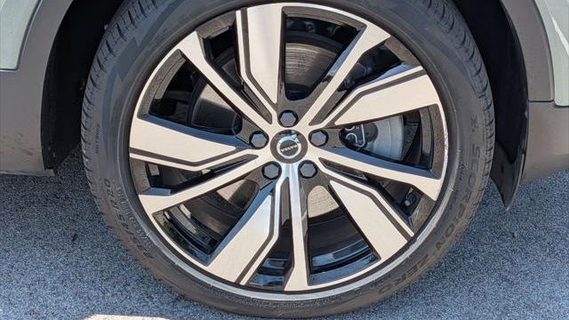 2021 Volvo XC40 Recharge Pure Electric P8