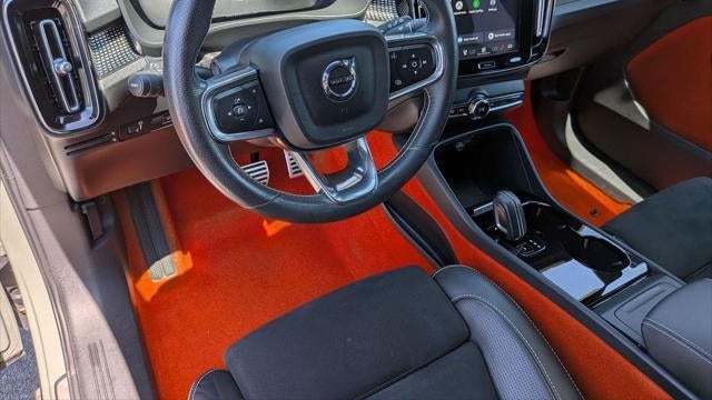 2021 Volvo XC40 Recharge Pure Electric P8