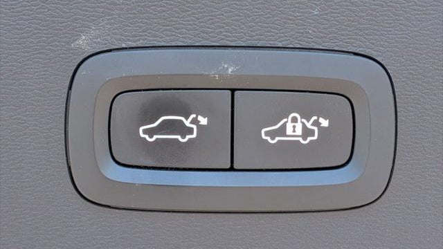 2021 Volvo XC40 Recharge Pure Electric P8